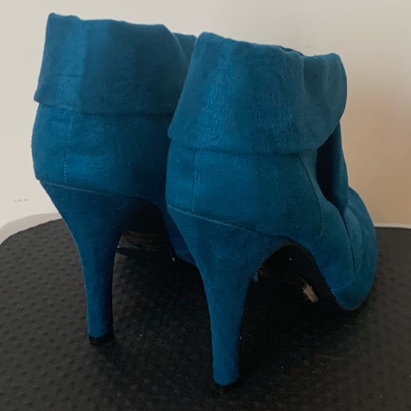 Booties! - Picture 3 of 3